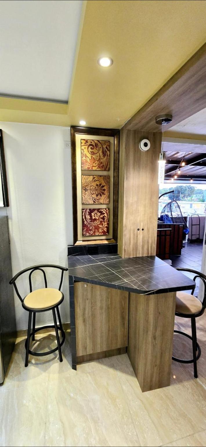 Rh #4 Angeles, Elegant 2nd Floor Apartamento