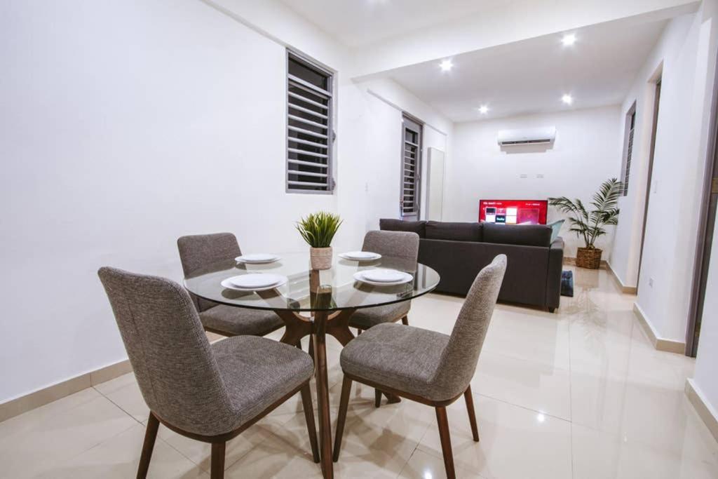Apartamento Two Bedroom Apt In Old Sj Five Min Walking From The Beach - Sevilla Court I San Juan