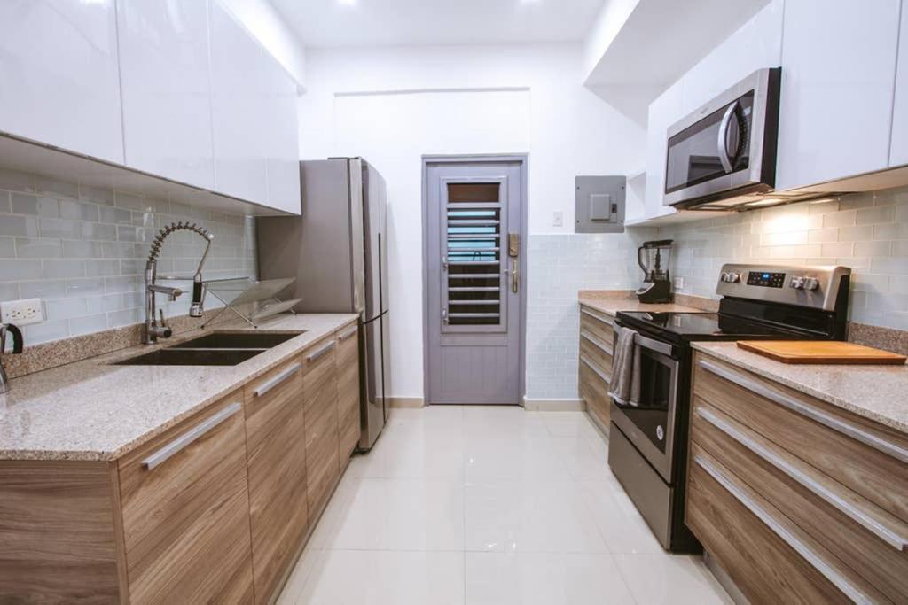 Apartamento Two Bedroom Apt In Old Sj Five Min Walking From The Beach - Sevilla Court I San Juan