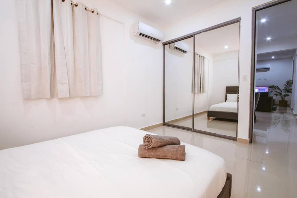 Two Bedroom Apt In Old Sj Five Min Walking From The Beach - Sevilla Court I Apartamento