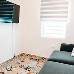 Comfy & Bright Apt @ Calle Loiza - Walk To Beach / Calle Loiza Abajo -N