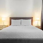 Seaside Caribbean Comfort - Between Beach And City