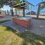 Isla Verde Beachfront With Pool- Near Foxwoods