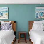 Beachfront Retreat-Panoramic Sunrise Views-1 Parking Spot