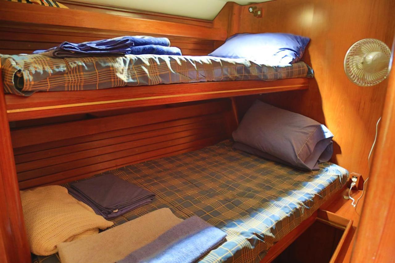 Serenity Boatel In Botel