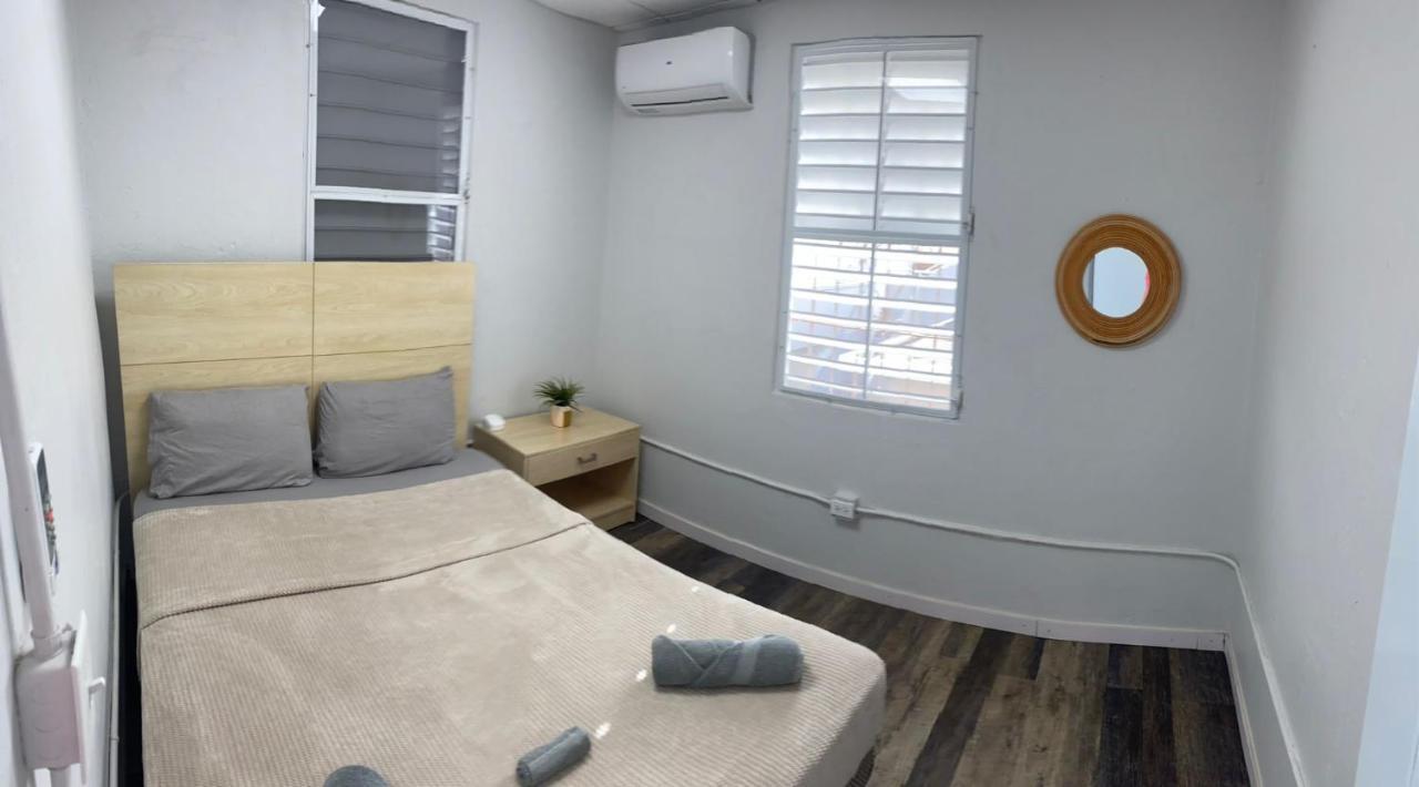 Large 9 Bedroom La Placita De Santurce By Rentalspr Guest house San Juan
