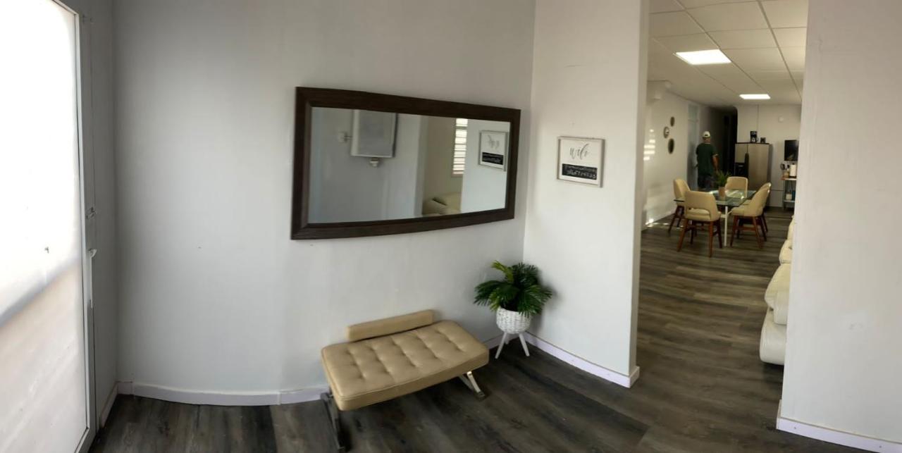 Large 9 Bedroom La Placita De Santurce By Rentalspr Guest house
