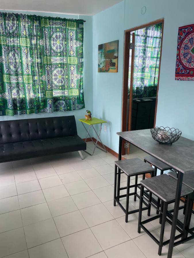 Hostal Eshta *
