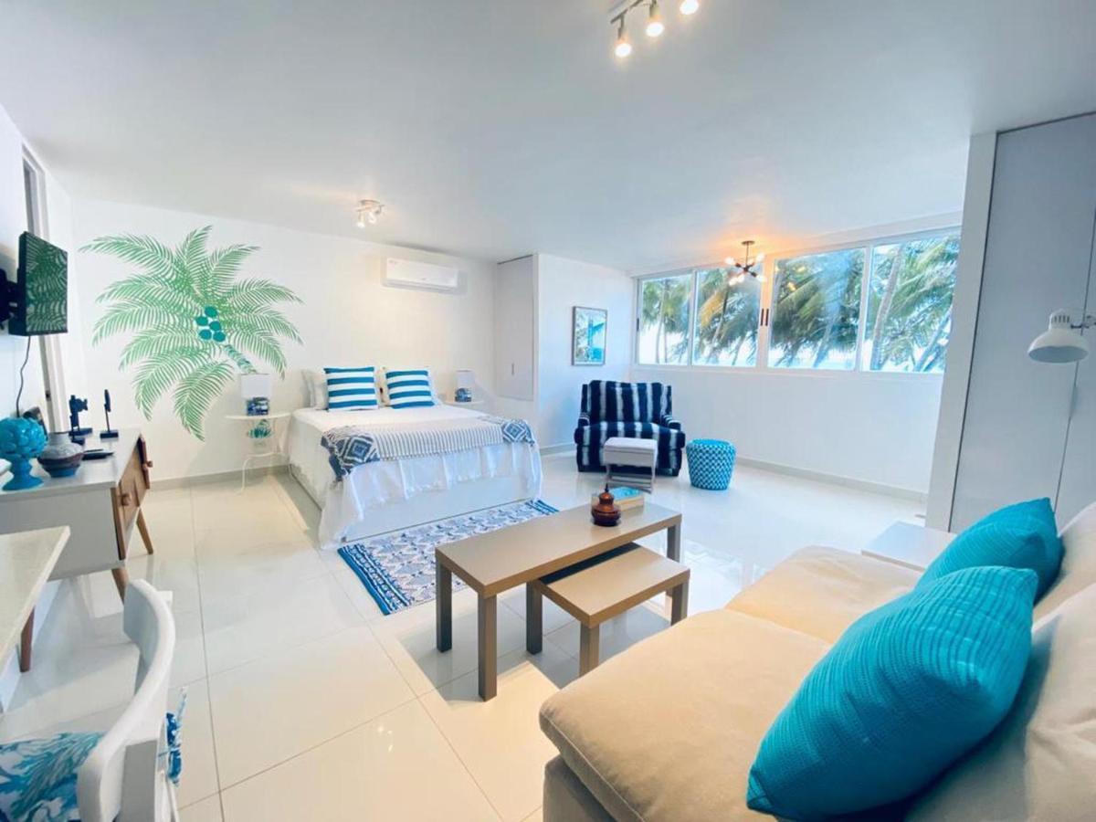 Kasa Palmas Ocean View Beachfront Pool * San Juan