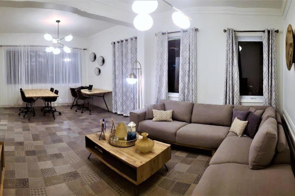 154 Villamil Guest house *