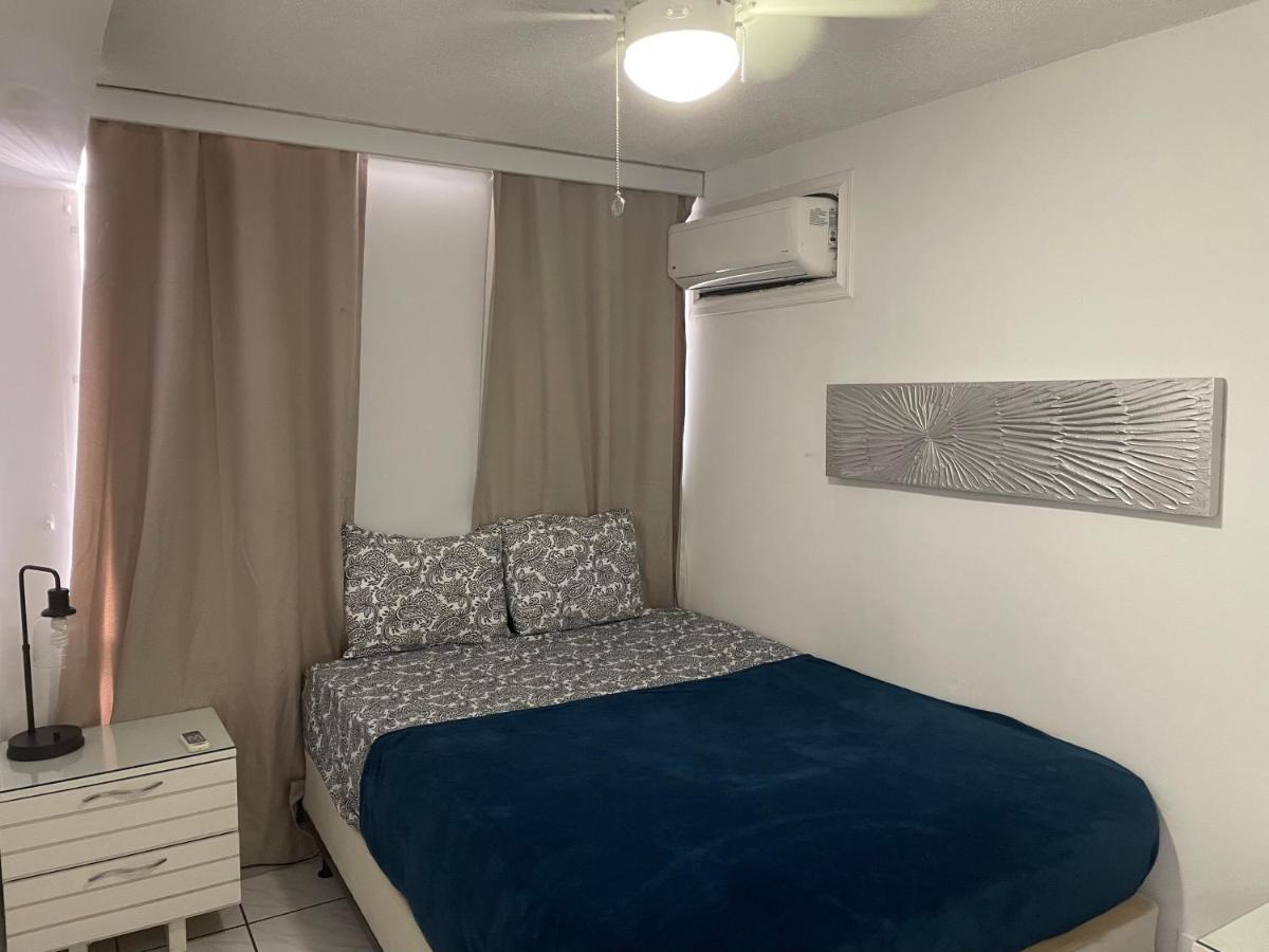One Bedroom One Bathroom Studio Apartamento *