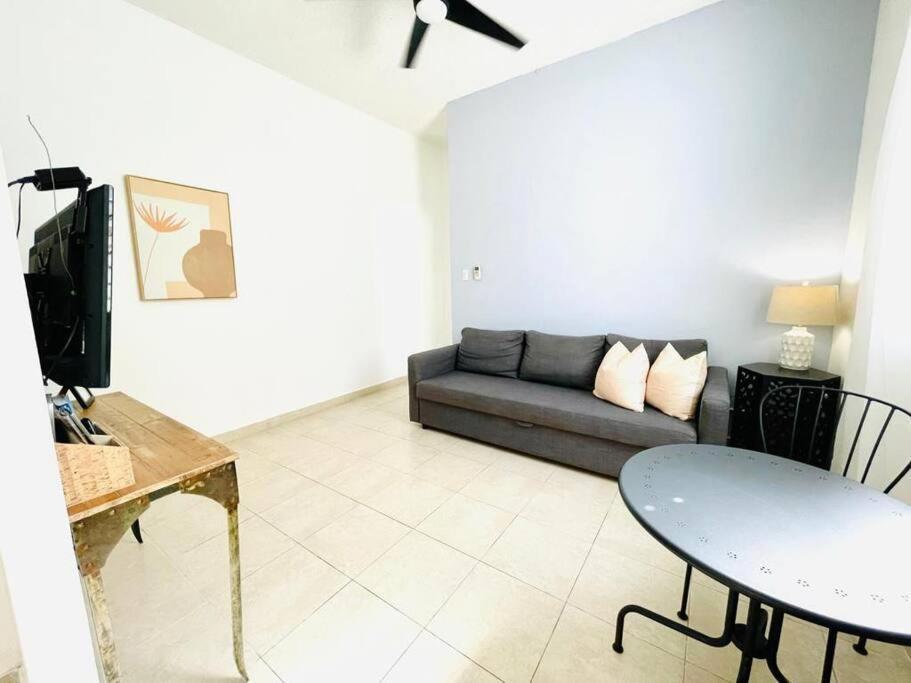 A1-cozy 1 Bed-fast Wifi, Walk To Markets, Eateries Apartment San Juan