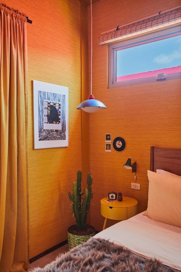 Mood Haus By Dw - 70's Retro