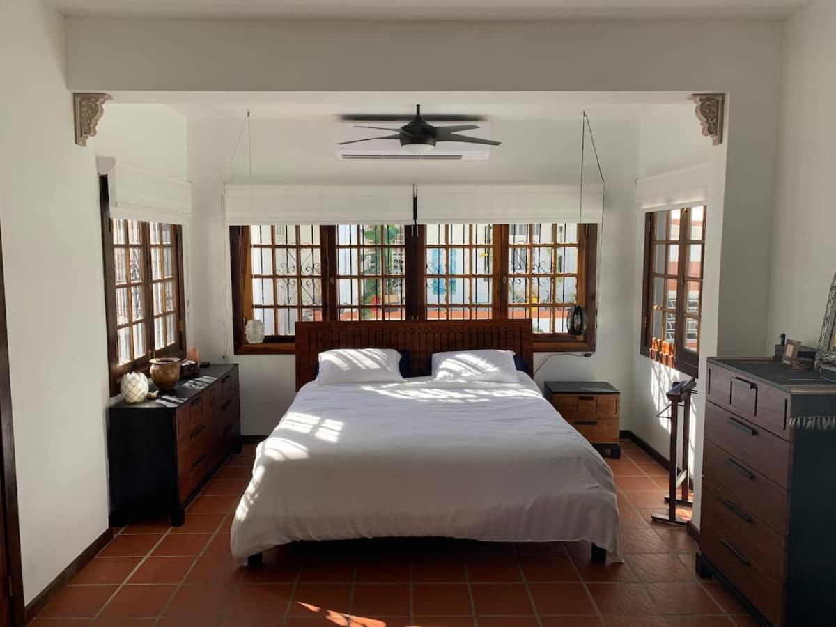 Footprints House At Yardley Place Сasa de vacaciones San Juan
