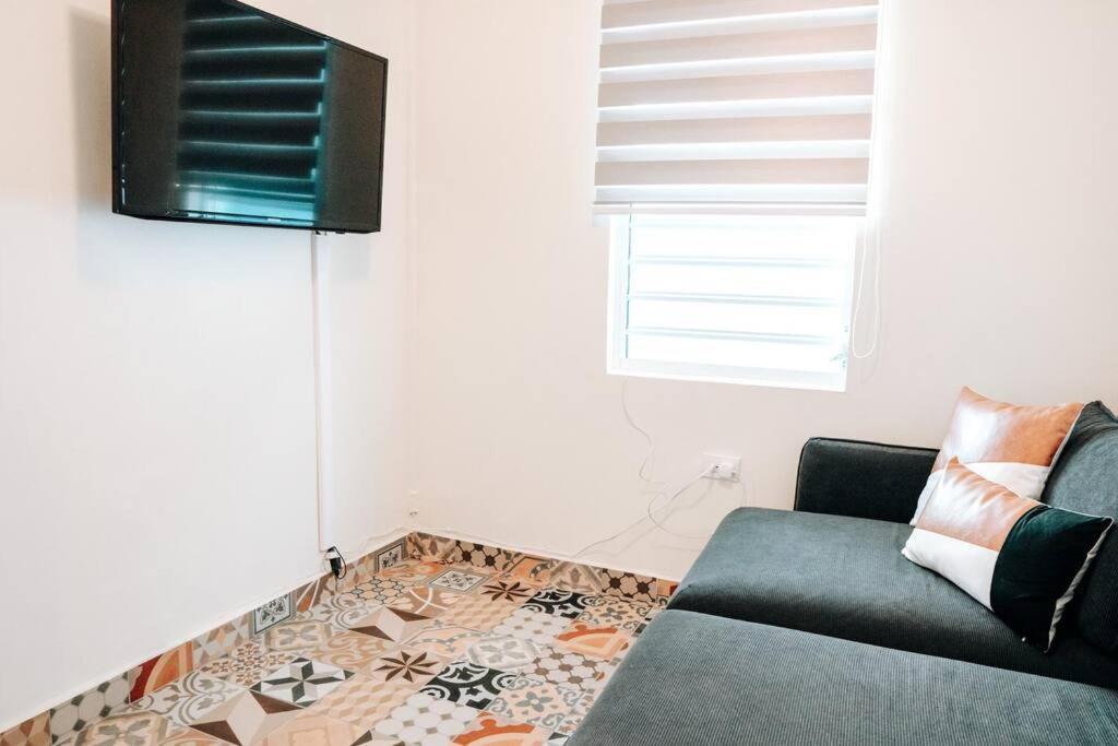 Comfy & Bright Apt @ Calle Loiza - Walk To Beach / Calle Loiza Abajo -n