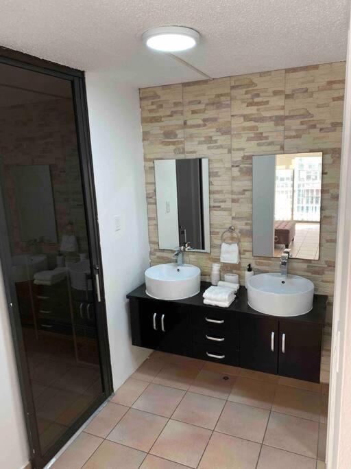 Beachfront Luxury Apartamento *