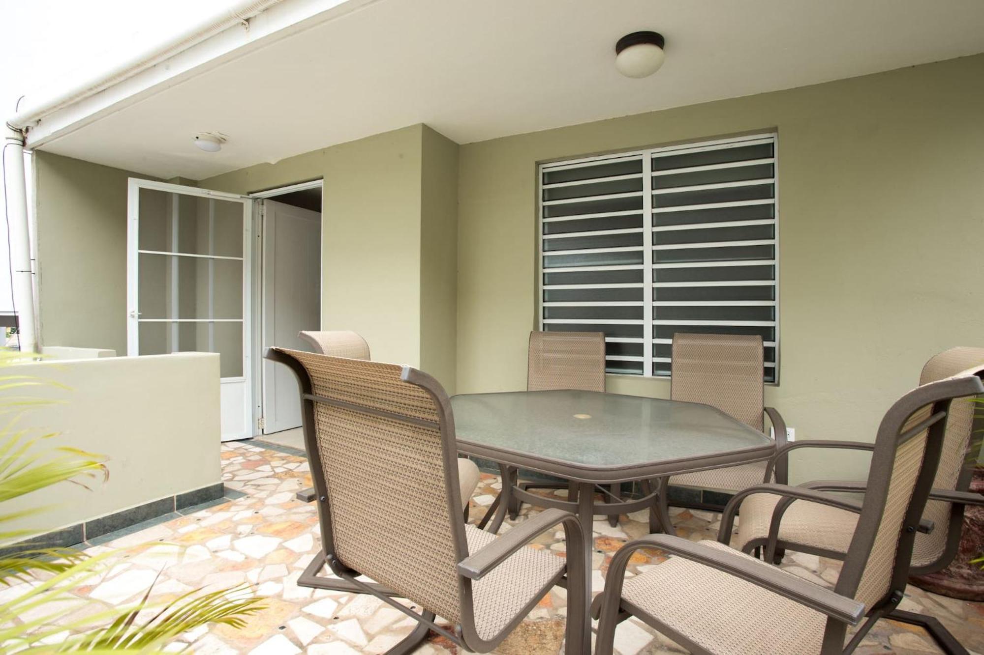 Lagoon Park Apartment *