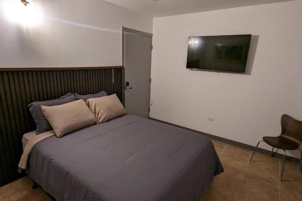 Hotel Santurce Near La Placita 9