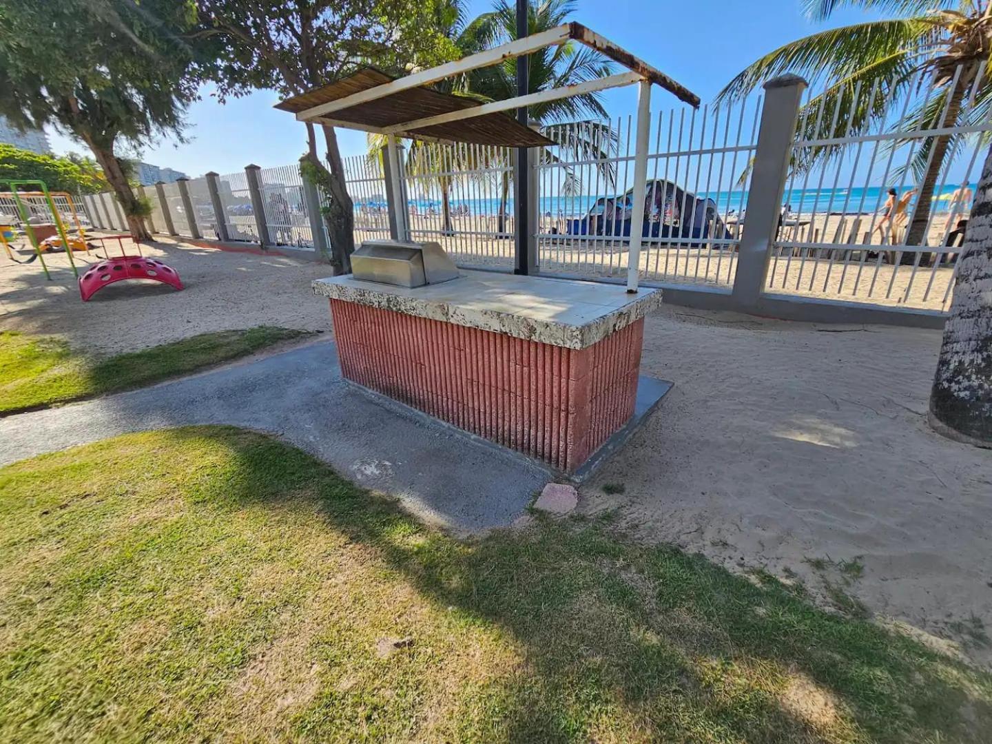 Isla Beachfront With Pool- Near Foxwoods Apartamento