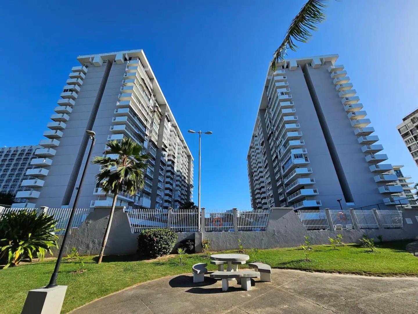 Isla Beachfront With Pool- Near Foxwoods
