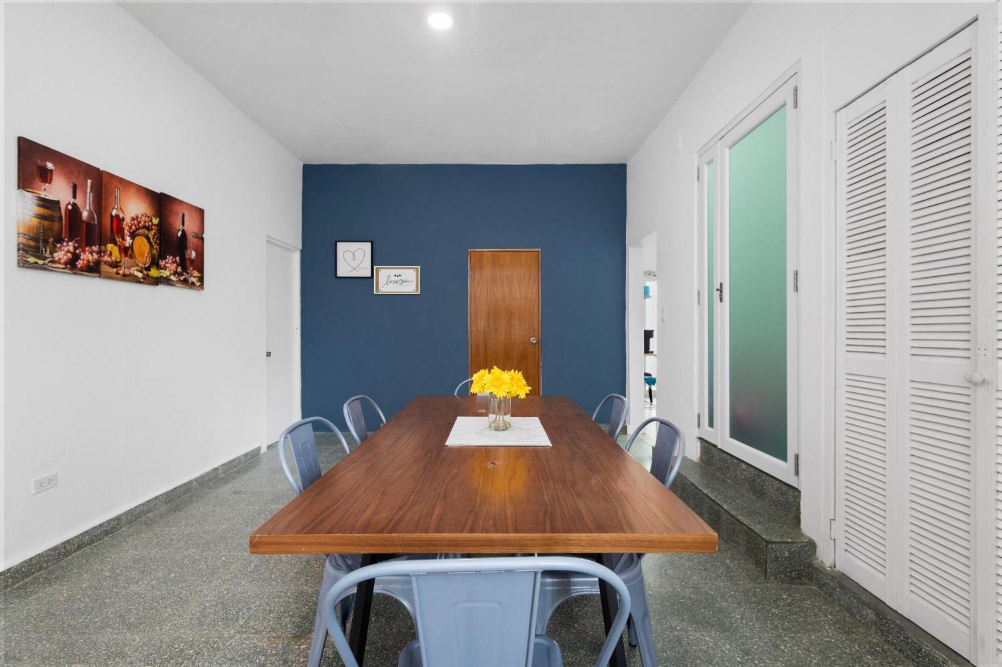 House With Pool Free Parking Apartamento