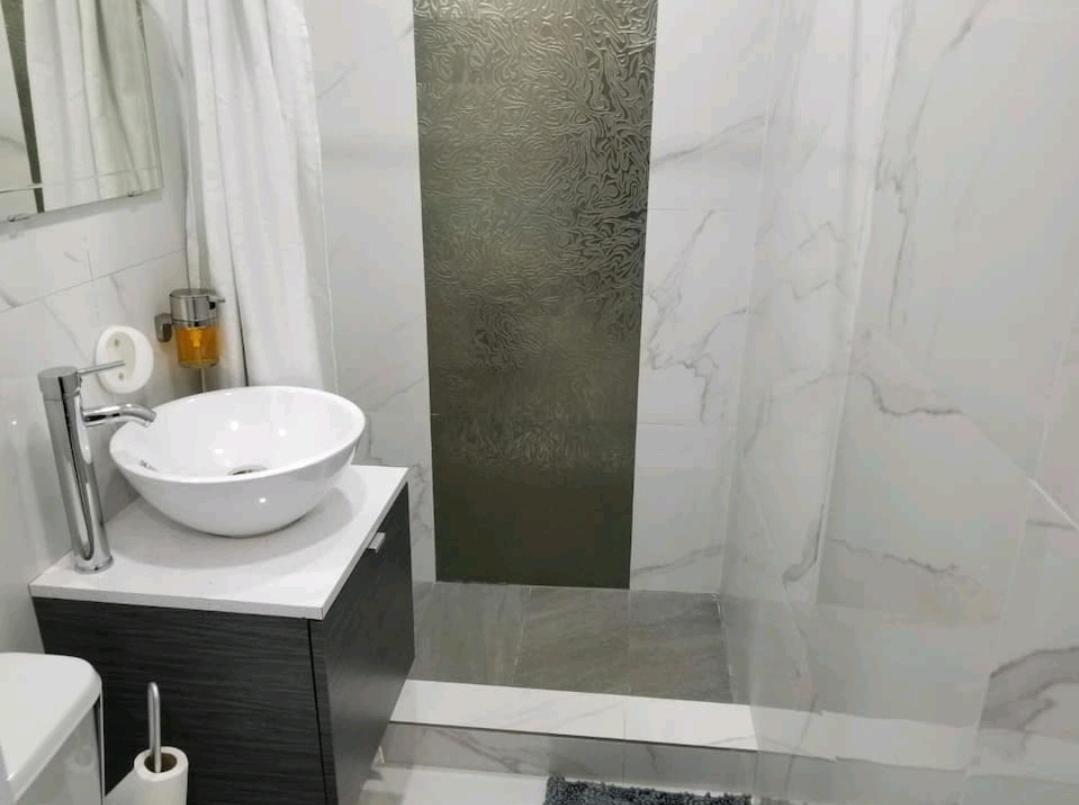 Apartment La