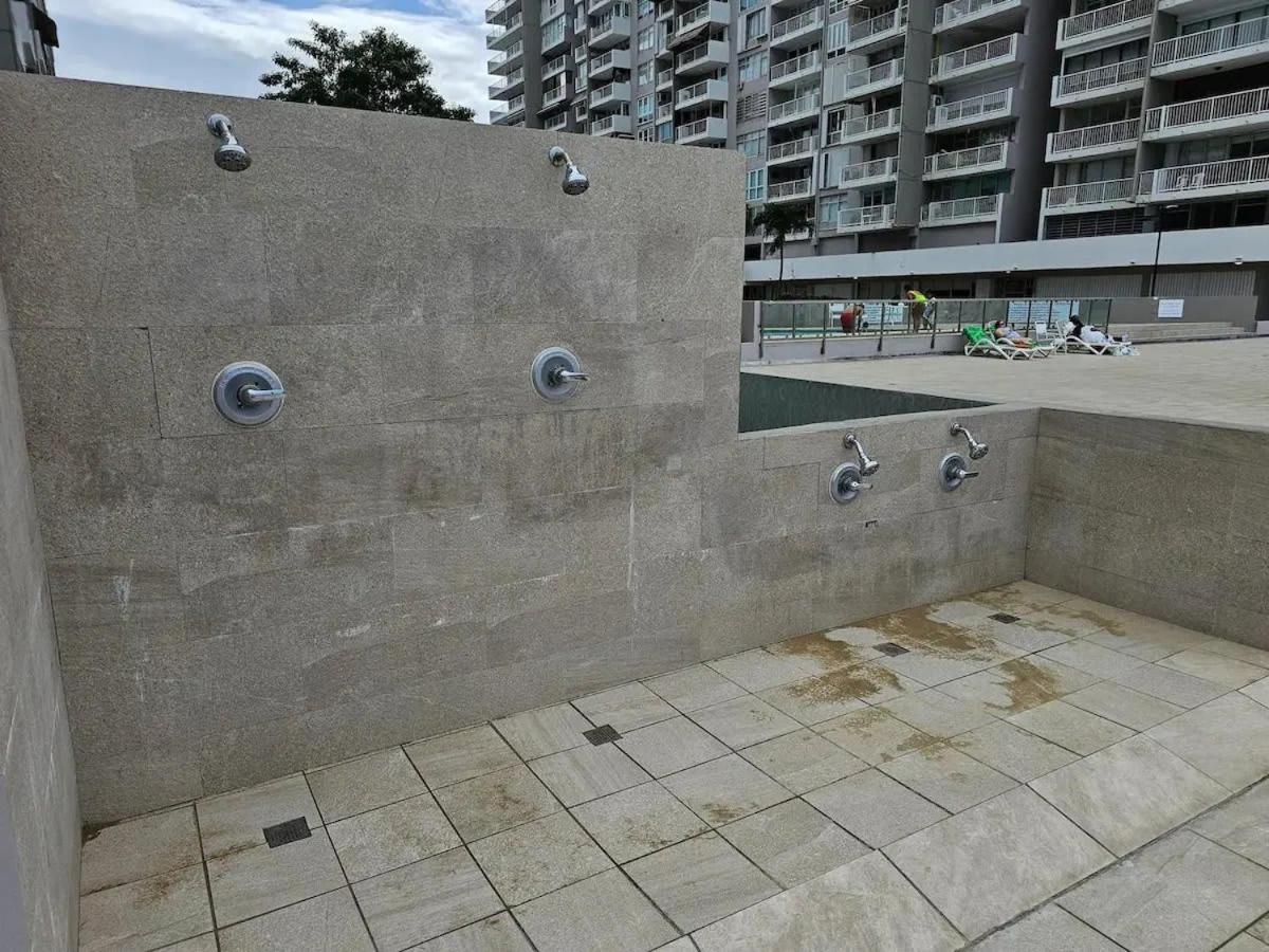 Apartamento Carolina Beachfront- With Pool & Family Fun! *