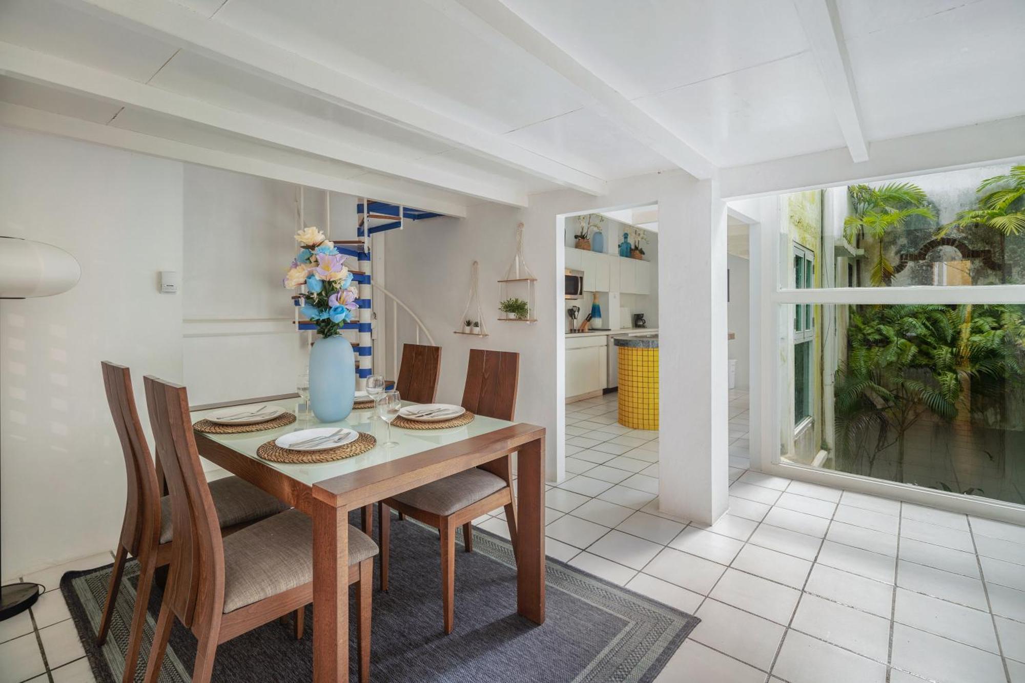 Сasa de vacaciones Old Penthouse Historic