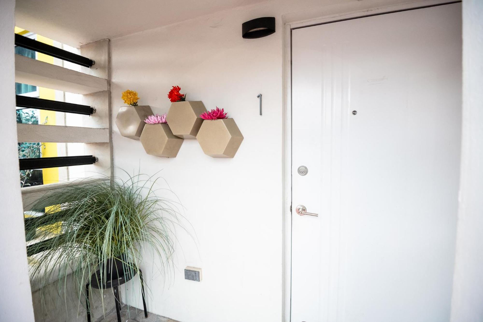 Tapia Haus 103 - Vibes Within Walking Distance Hotel San Juan