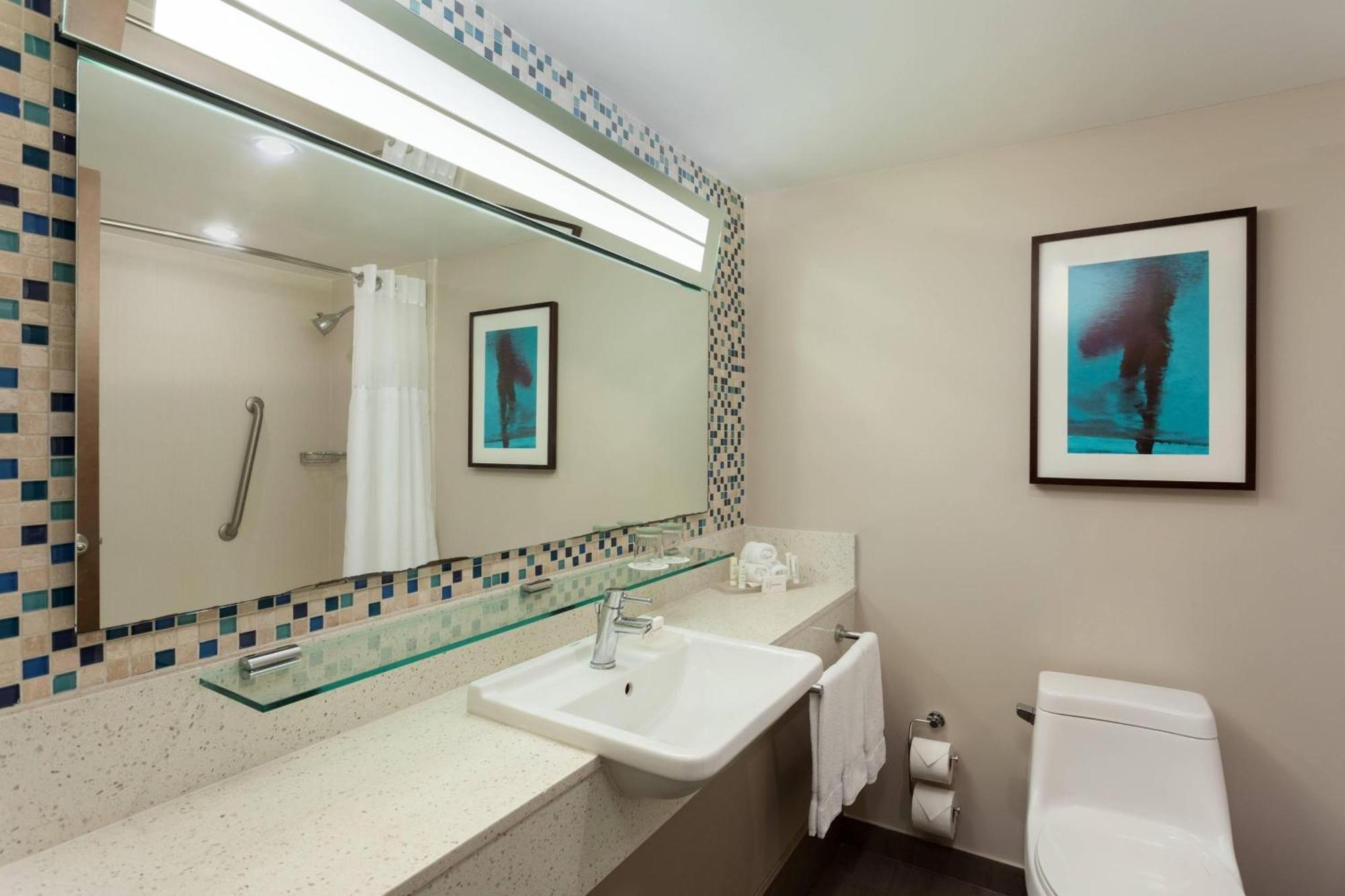 Courtyard By Marriott Isla 4*
