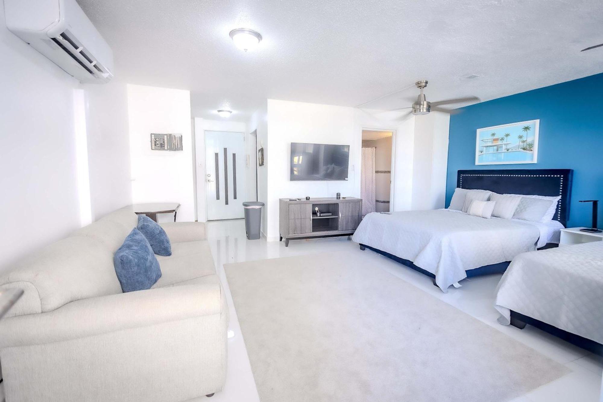 Carolina Beachfront- With Pool & Family Fun! Apartamento San Juan