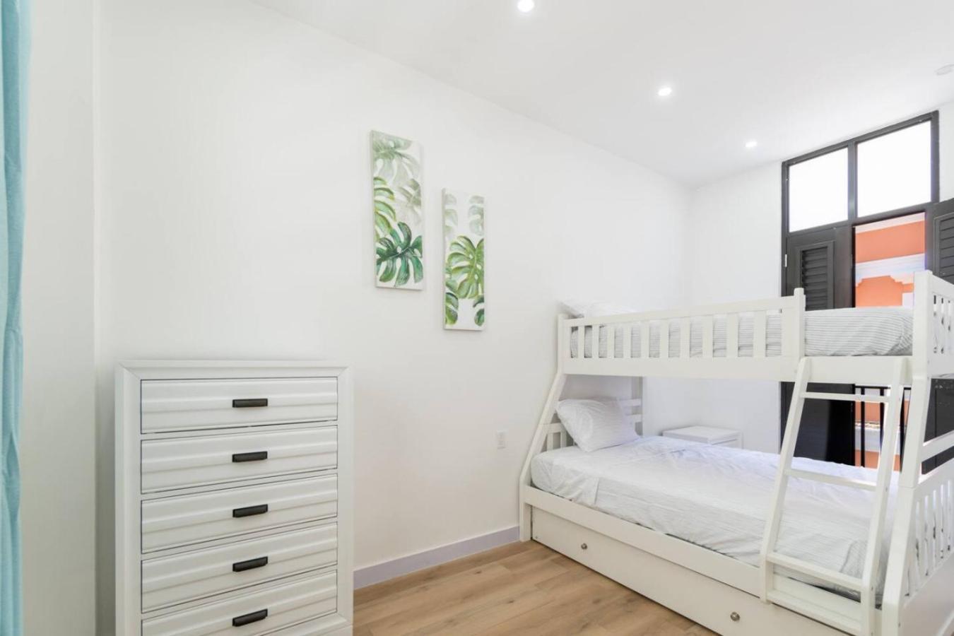 Modern 2-bedroom In Historic Old Apartamento