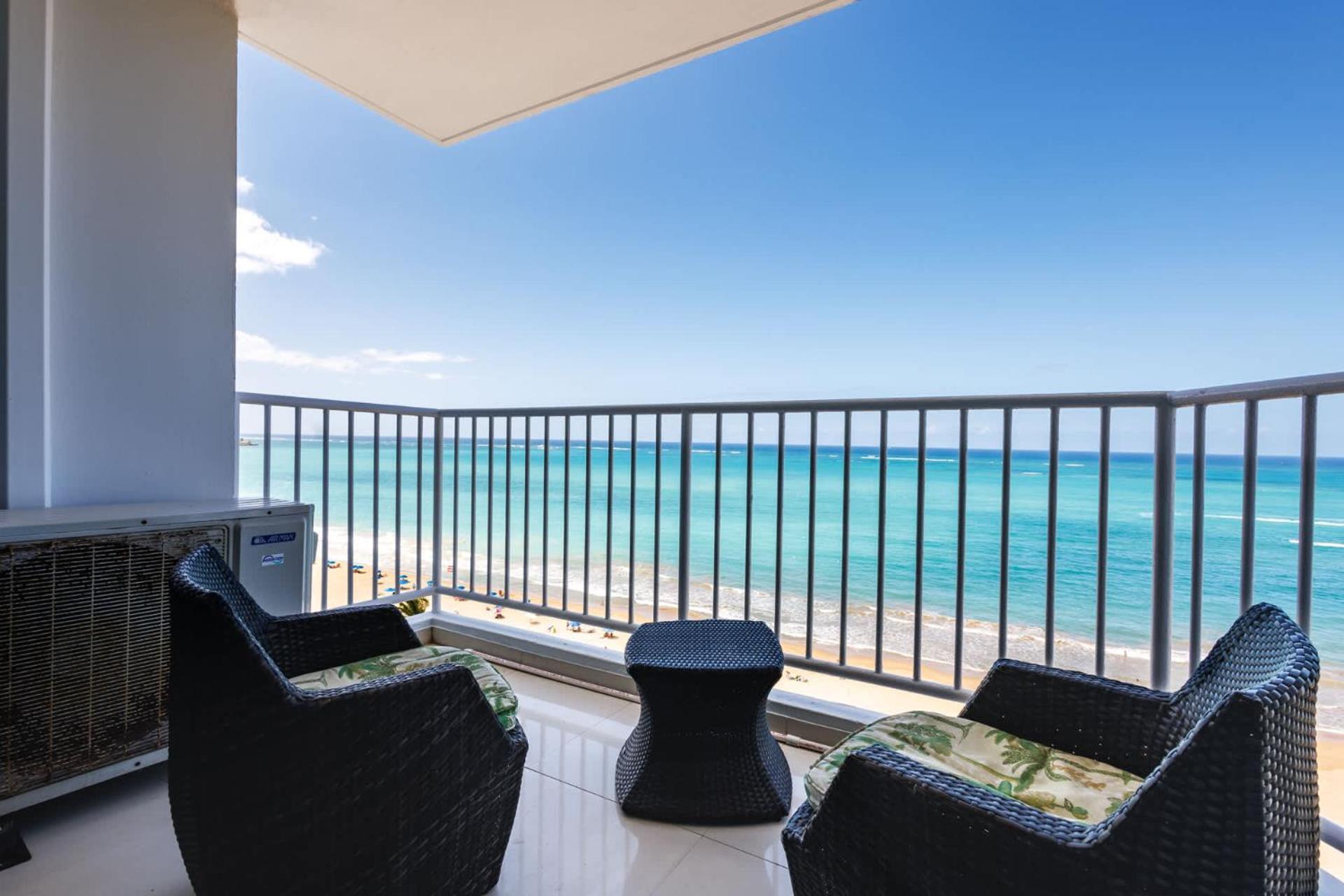Beachfront Apartment- Near Foxwoods Casino