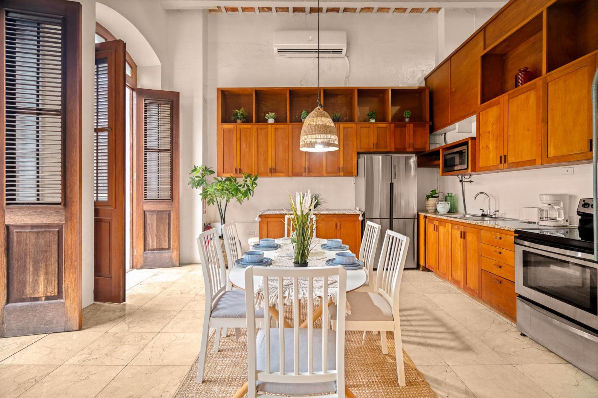 Opal Penthouse - Balcony View - 5 Bedrooms * San Juan