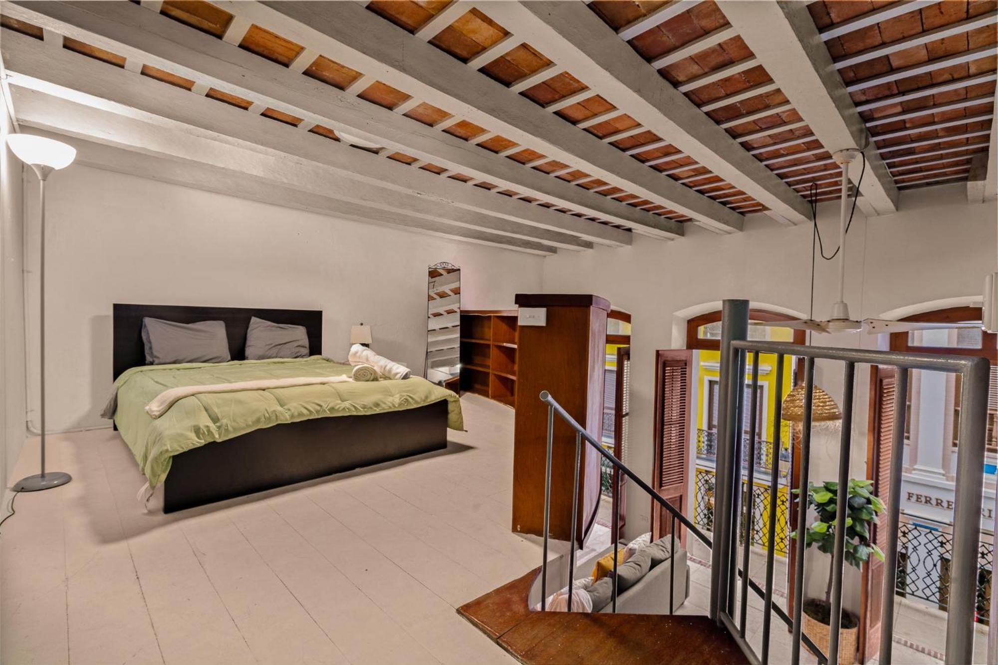 Opal Penthouse - Balcony View - 5 Bedrooms