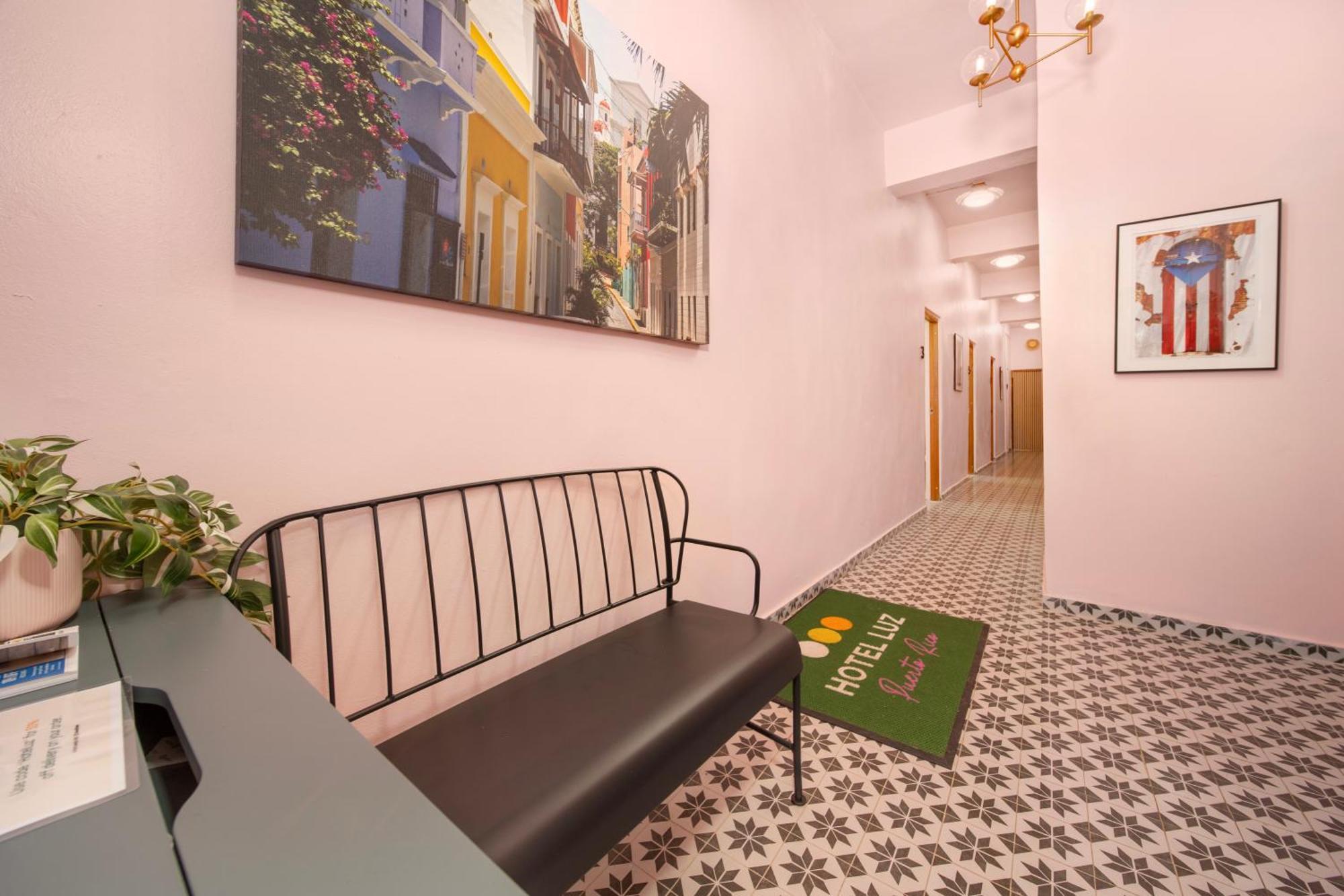 2 Stylish Escape By Calle Cerra Art *