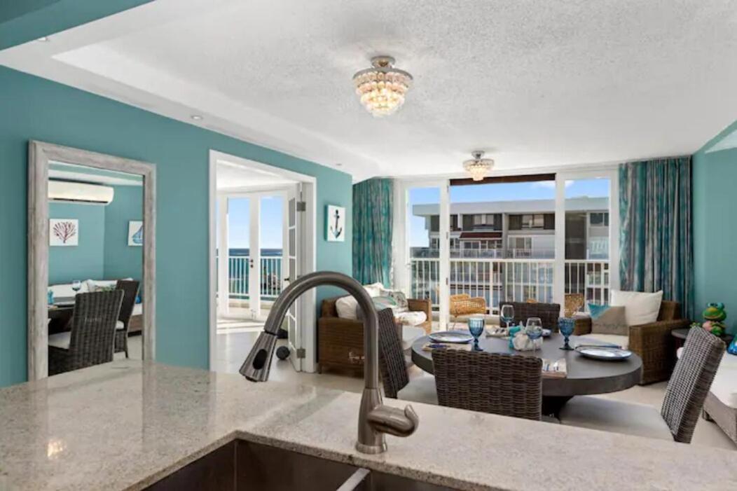 Beachfront Retreat-panoramic Sunrise Views-1 Parking Spot Apartamento San Juan