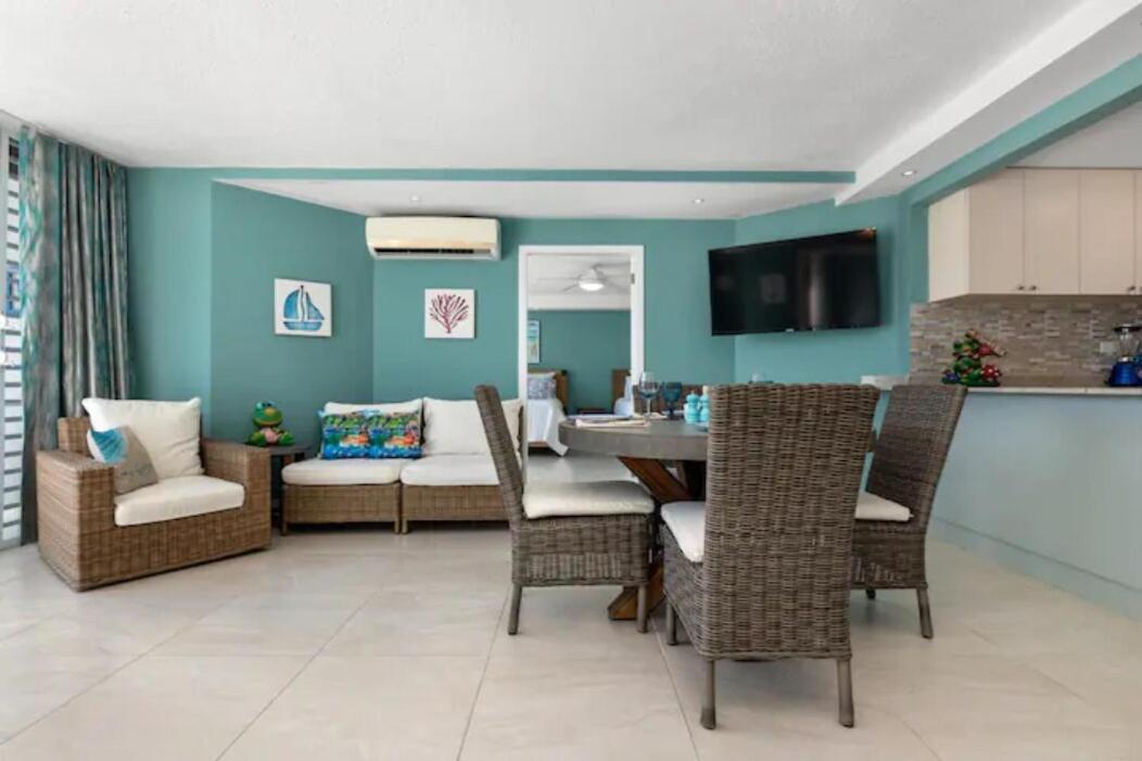 Beachfront Retreat-panoramic Sunrise Views-1 Parking Spot San Juan