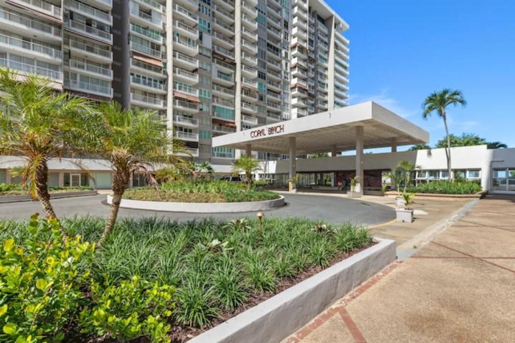 Apartamento Beachfront Retreat-panoramic Sunrise Views-1 Parking Spot