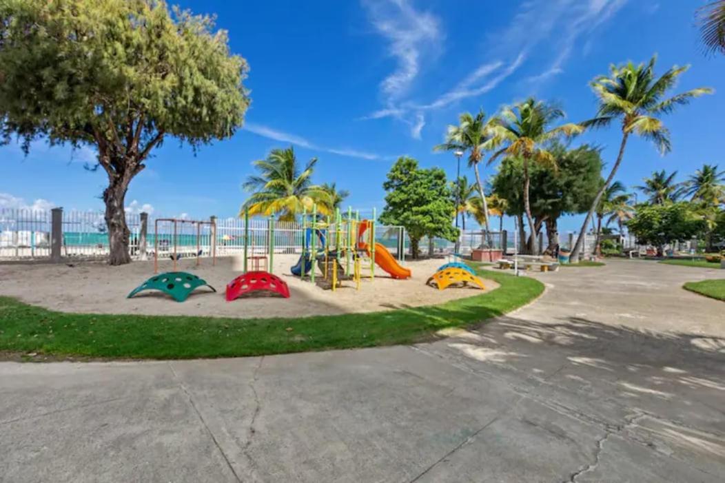 Beachfront Retreat-panoramic Sunrise Views-1 Parking Spot Apartamento San Juan