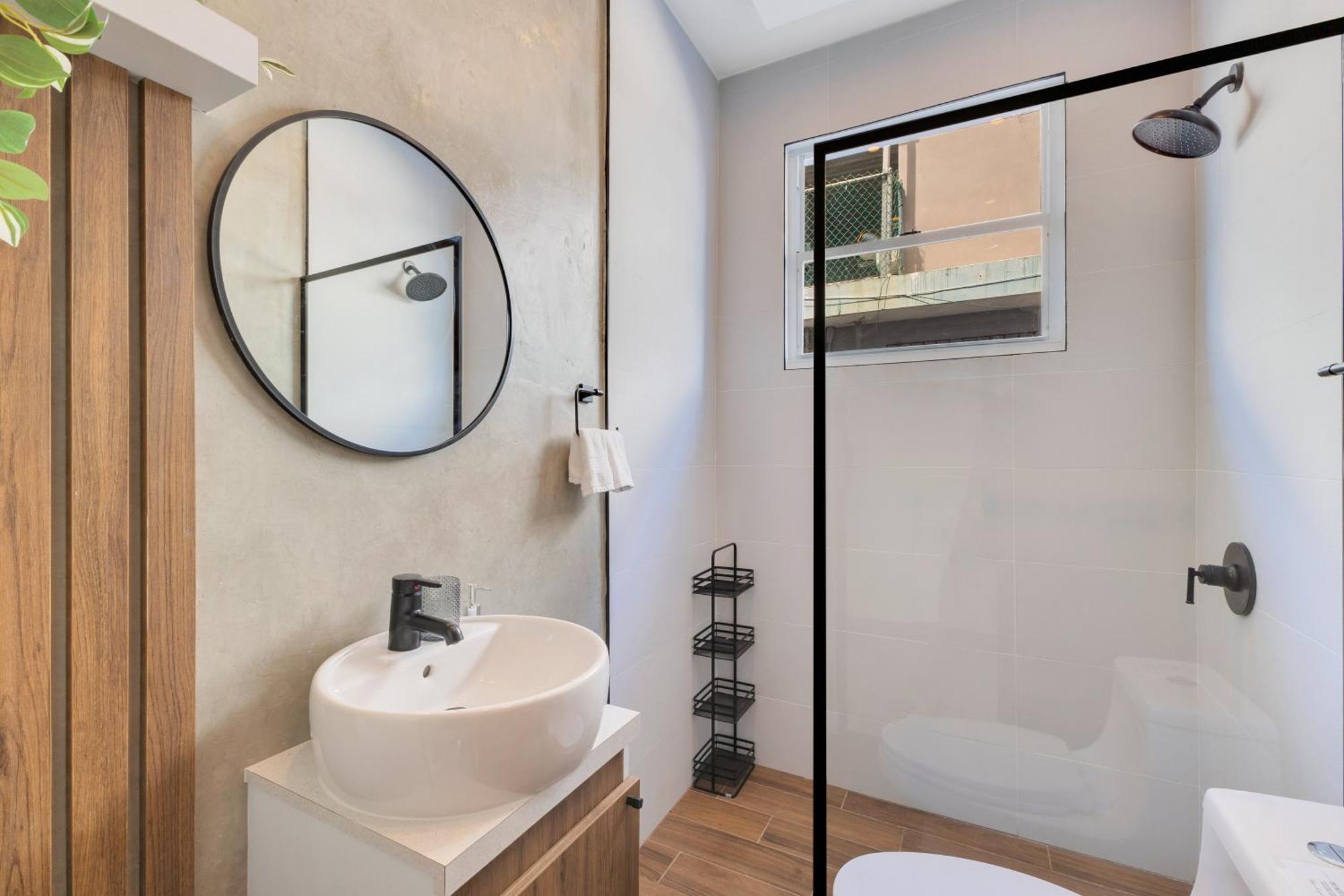 Amazing Group Near Beach, Nightlife For 18 San Juan