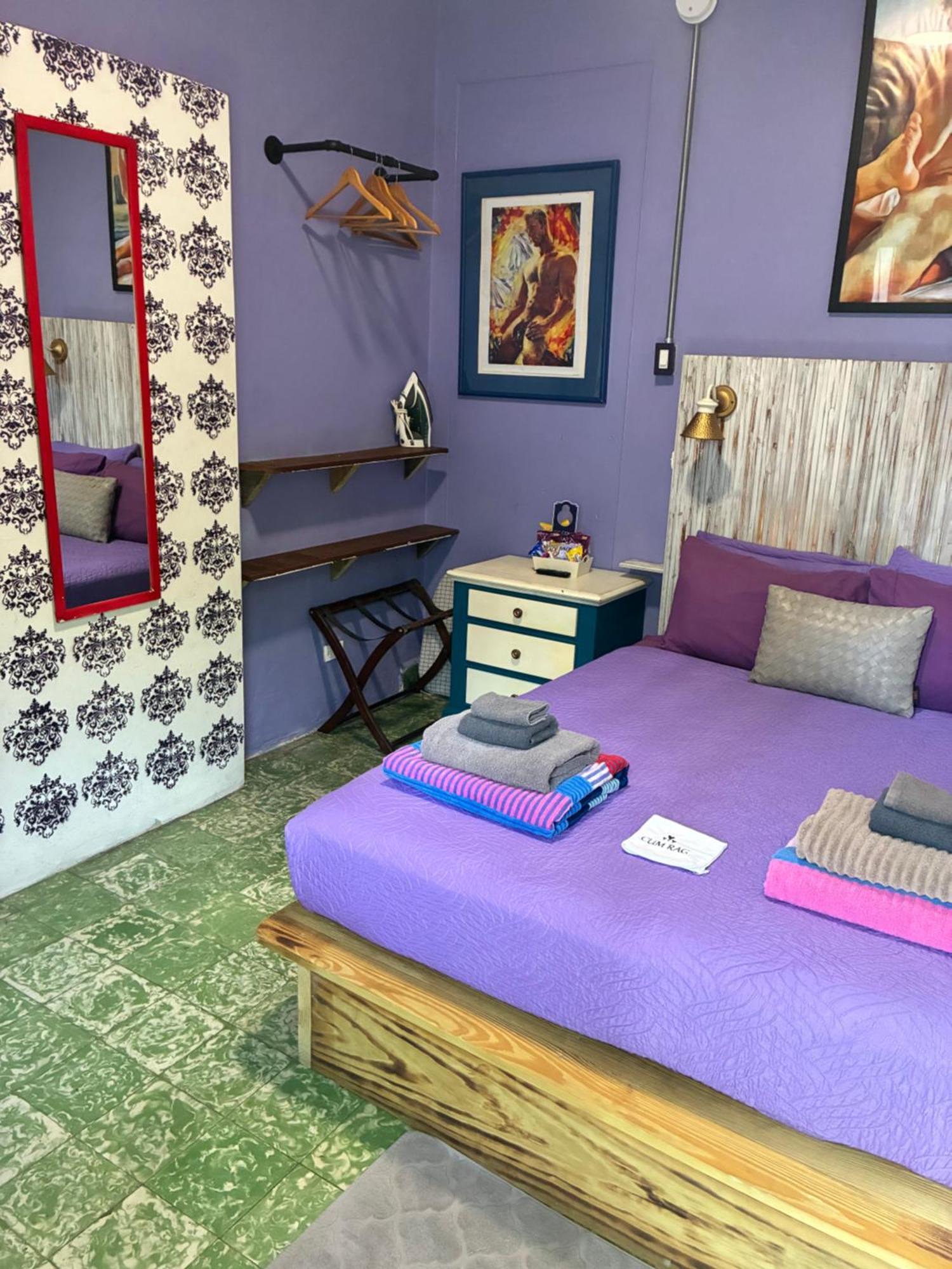 Apartment King Sling Room, Between Pool And Jacuzzi - Enjoy! (adults Only) *