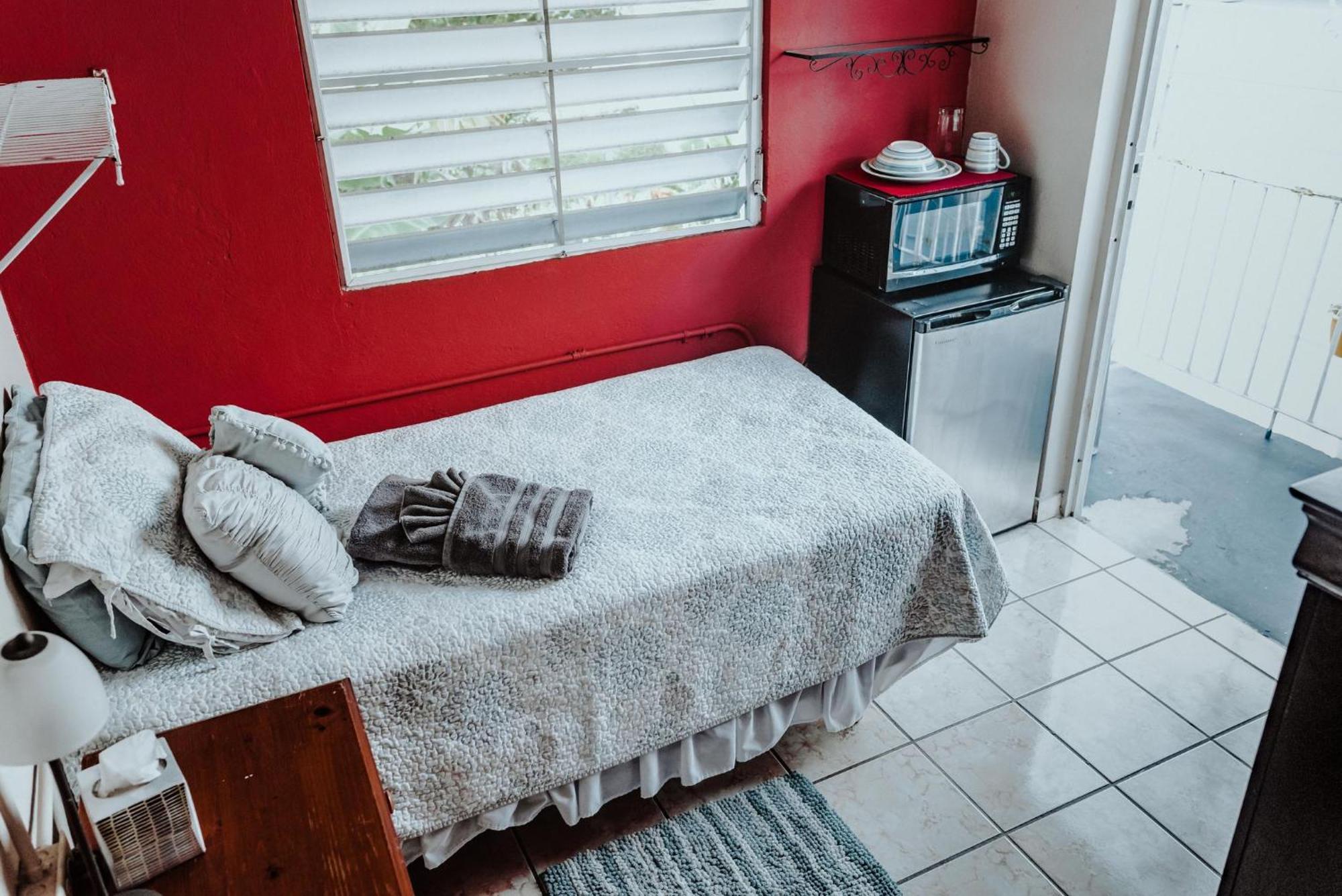 2 Cozy College Student With Ac, Wi-fi, Kitchenette
