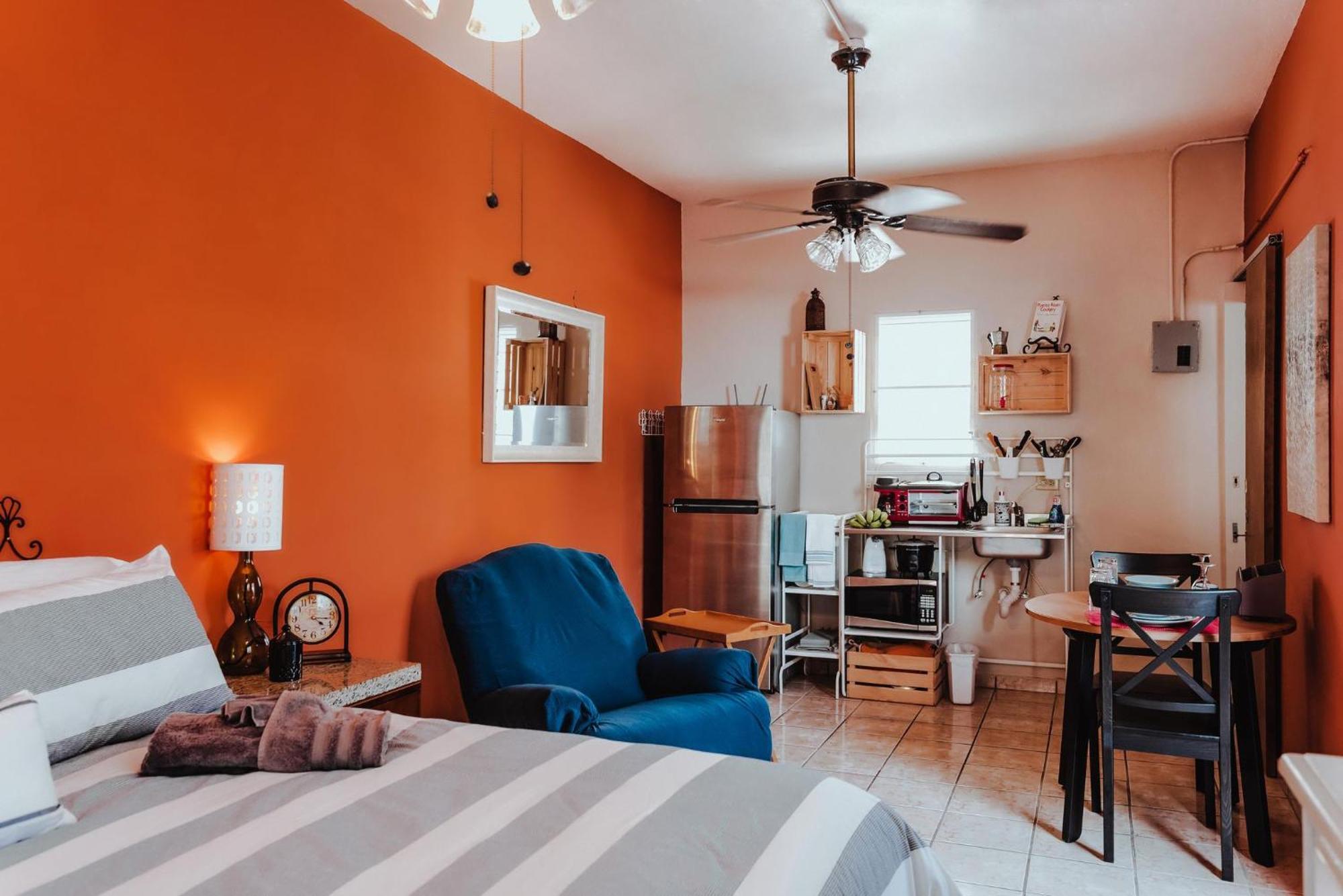 2 Cozy College Student With Ac, Wi-fi, Kitchenette