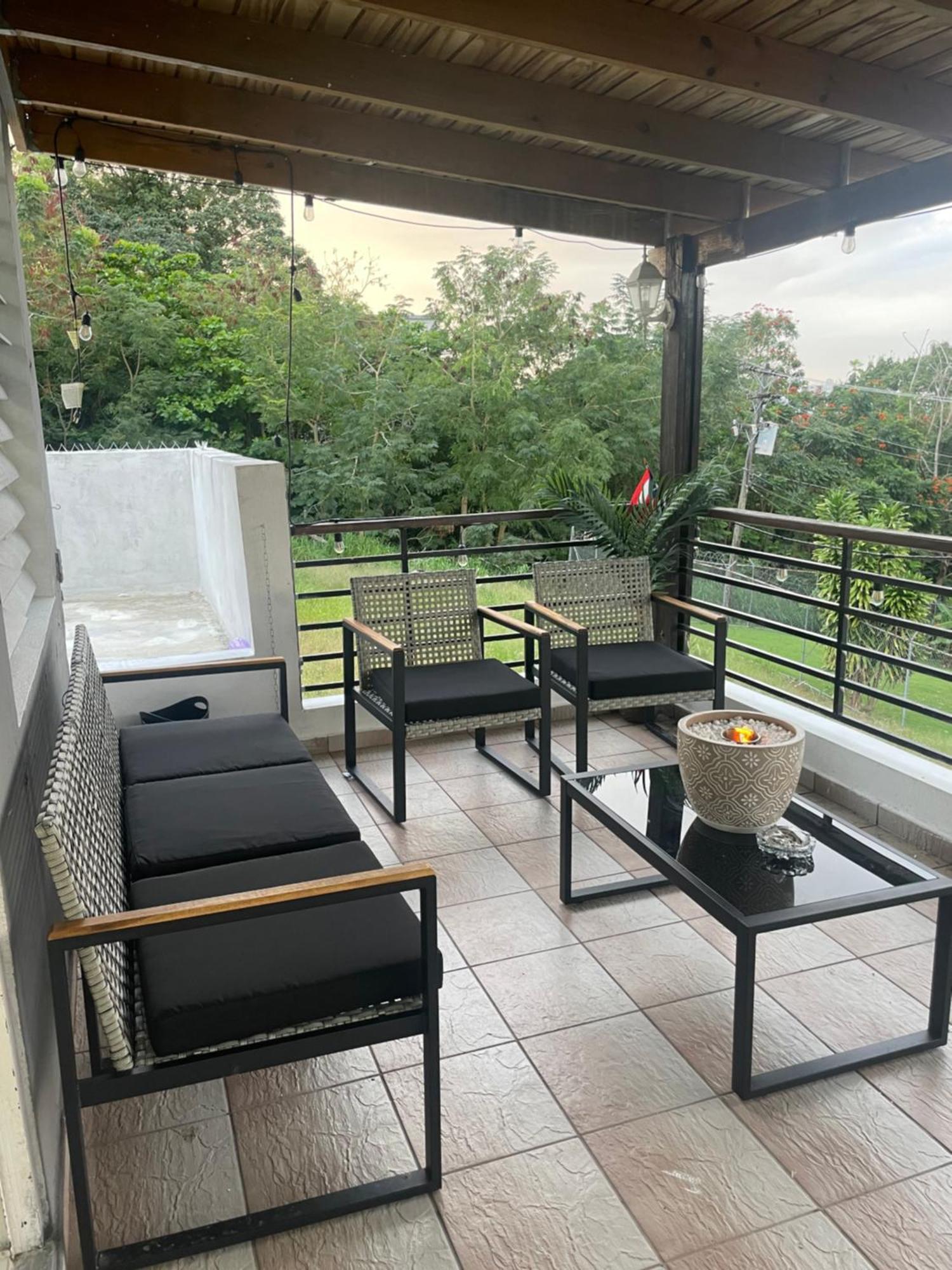 Сasa de vacaciones Big House Next To The Airport *