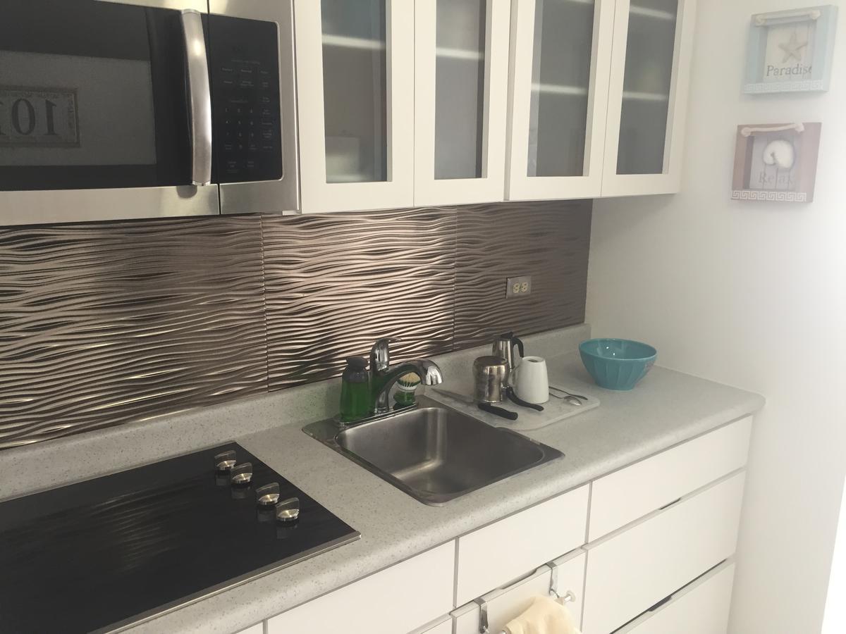 Coral Beach Beach Front One Bedroom Studio Apartment *
