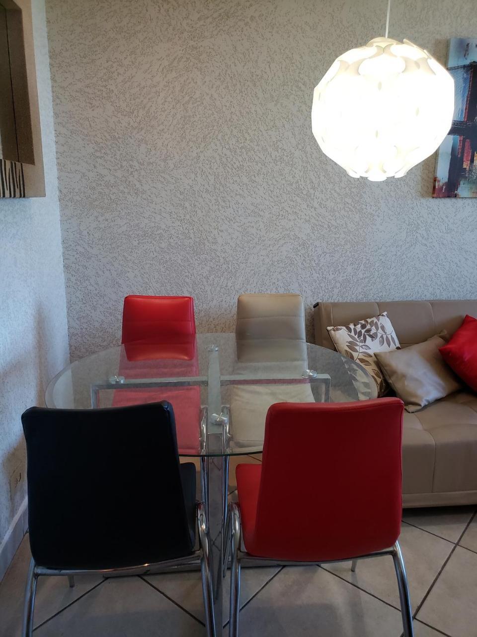 Apartamento In San Juan, 4 Guests Max, 1 Br-1 Bth, Full Kitchen, Free Internet-parking *