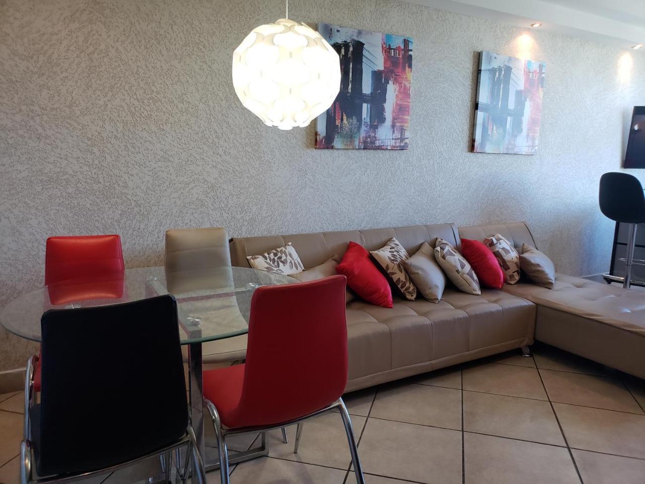 In San Juan, 4 Guests Max, 1 Br-1 Bth, Full Kitchen, Free Internet-parking Apartamento *