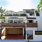 Pr1654-5 Private Rm W Keypad Qn Bed Balcony Easyparking