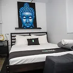 Nomada Urban Beach Hostel- Calle Loiza (Adults Only)